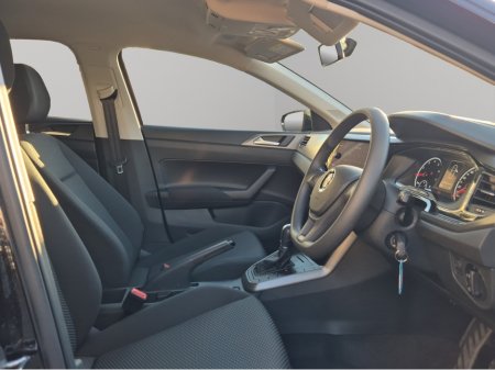 2020 Volkswagen Polo 1.0 AUTOMATIC *** ONLY 1,600 MILES FROM NEW **** CRUISE CONTROL ****  202 REG *** €19,950 thumbnail