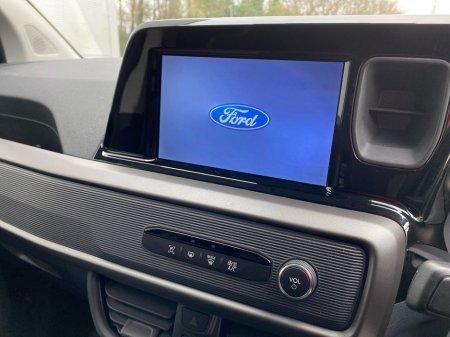 2026 Ford Transit Courier - thumbnail 8