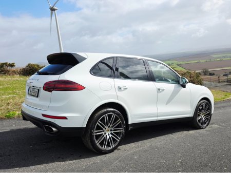 2018 Porsche Cayenne - thumbnail 4