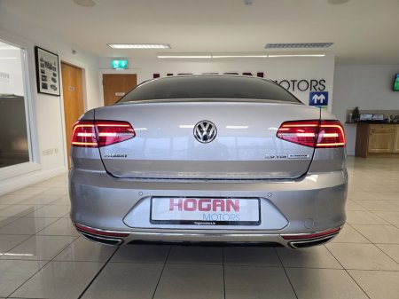 2017 Volkswagen Passat Highline 2.0 TDi Automatic Saloon €13,950 thumbnail