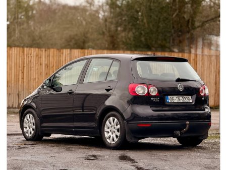 2006 Volkswagen Golf - thumbnail 16