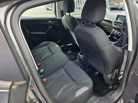 2014 Peugeot 208 - thumbnail 8