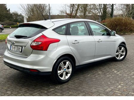 2012 Ford Focus - thumbnail 13
