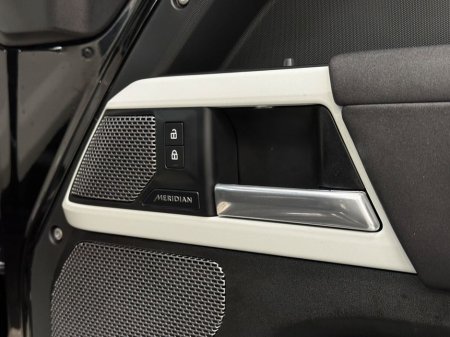 2021 Land Rover Defender - thumbnail 19
