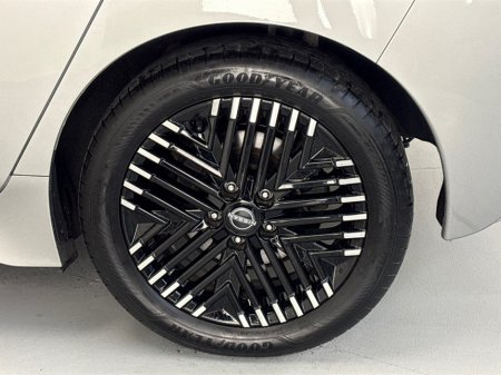 2023 Nissan Leaf PREMIUM 40KW**HEATED FRONT SEATS**HEATED MULTIFUNCTIONAL STEERING WHEEL**SEMI DIGITAL DASH**TOUCHSCREEN BLUETOOTH MEDIA**NAVIGATION**REVERSE CAMERA**PARKING SENSORS**ECO MODE**CRUISE CONTROL €17,995 thumbnail