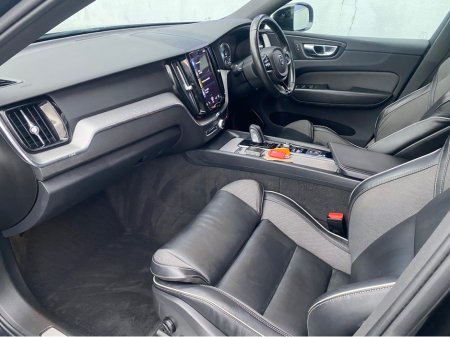 2021 Volvo XC60 2.0 R-DESIGN T6 RCHARG AWD AUTO 337BHP €28,800 thumbnail