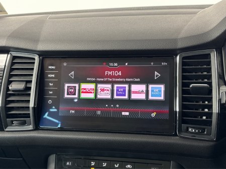 2018 Skoda Kodiaq STYLE 2.0 TDI 150HP DSG**7 SEATER**PANORAMIC SUNROOF**BLACK LEATHER INTERIOR**TOUCH SCREEN MEDIA DISPLAY**REVERSE CAMERA**PARKING SENSORS**DUAL CLIMATE CONTROL**APPLE CARPLAY** €23,995 thumbnail