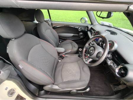 2015 MINI Convertible ZM32 2DR ONE €11,950 thumbnail