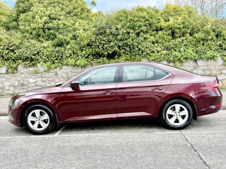 2016 Skoda Superb - view 3