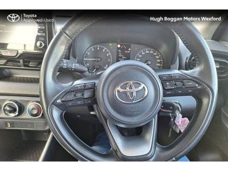 2021 Toyota Yaris - thumbnail 17