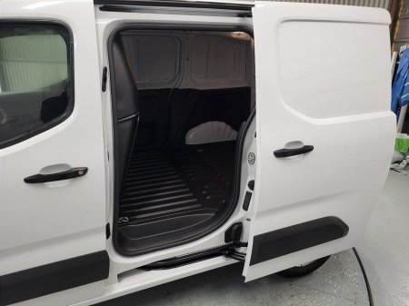 2025 Citroen Berlingo BERLINGO LX PLUS *Demo Sale* From €97 Per Week €19,920
