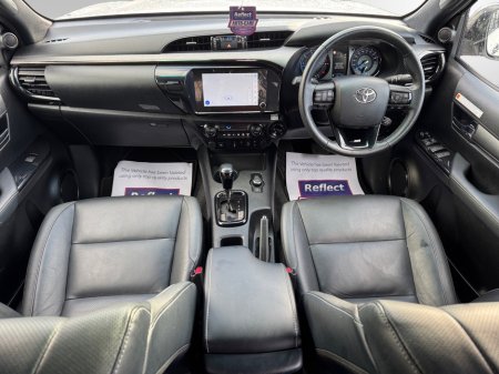 2025 Toyota Hilux *NO VAT* 2.8 INVINCIBLE  AUTO #332 €57,999 thumbnail