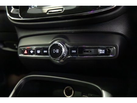 2020 Volvo XC40 - thumbnail 23