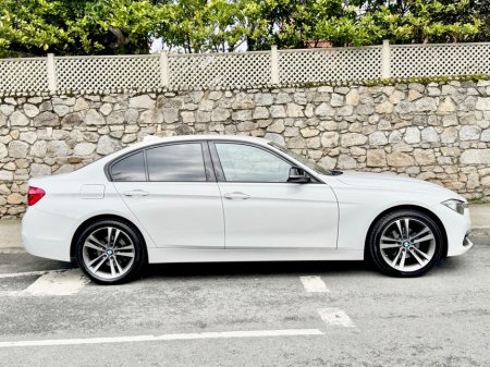 2016 BMW 3 Series - thumbnail 3