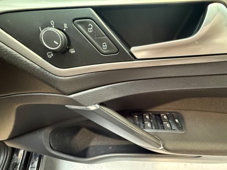 2015 Volkswagen Golf - thumbnail 17