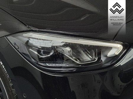 2025 Mercedes-Benz C Class - thumbnail 4