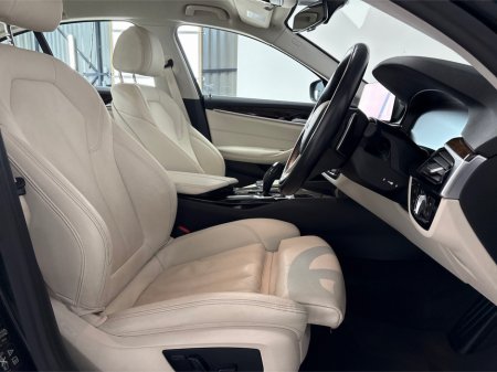 2019 BMW 5 Series - thumbnail 27