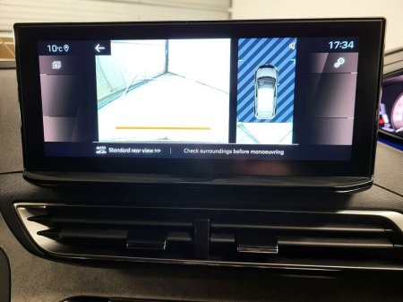 2024 Peugeot 3008 1.2 Hybrid 136bhp E-DCS6 GT €34,975 thumbnail