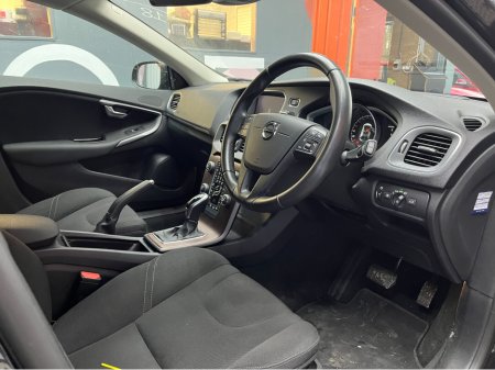 2018 Volvo V40 €16950! 2018 VOLVO V40 D4 NAVI ED 2.0 AUTOMATIC / REVERSE CAMERA / CRUISE CONTROL €16,950 thumbnail