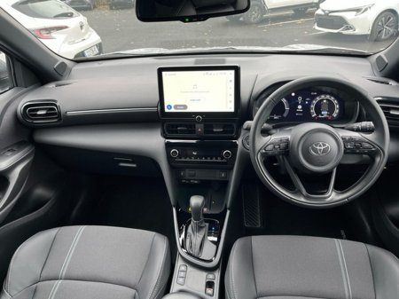 2025 Toyota Yaris Cross YARIS CROSS SOL €37,888 thumbnail