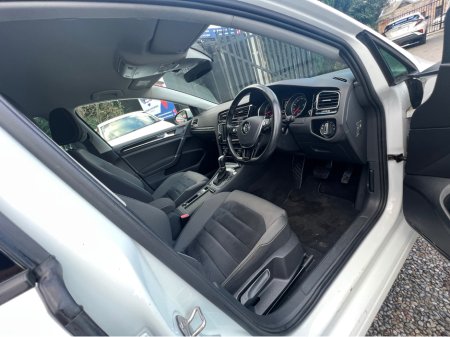 2017 Volkswagen Golf DBA-6RCJZ €16,500 thumbnail