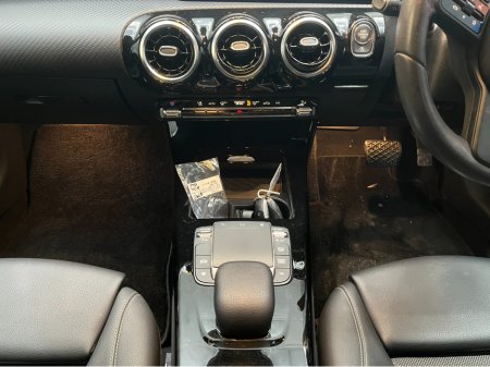 2021 Mercedes-Benz A Class 2021 MERCEDES-BENZ A180 SEDAN 1.4 AUTOMATIC / CRUISE CONTROL / REVERSE CAMERA / PADDLE SHIFTERS thumbnail