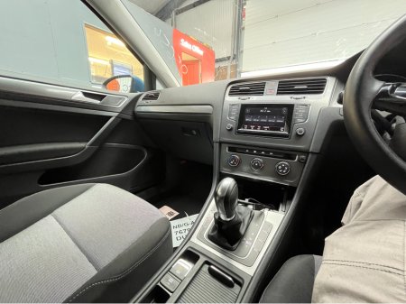 2014 Volkswagen Golf - thumbnail 14