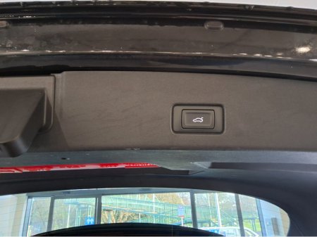 2023 Audi Q4 e-tron E-TRON S LINE 40 thumbnail