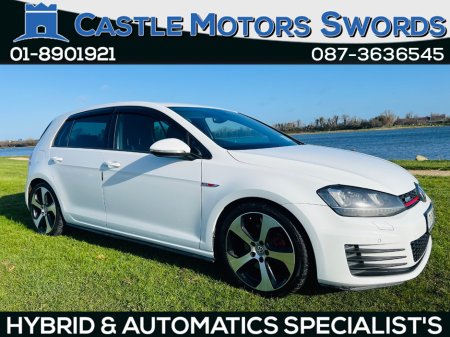 2017 Volkswagen Golf - view 2