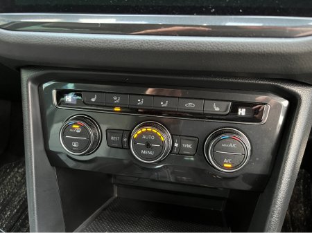 2020 Volkswagen Tiguan R-LINE 4MOTION AUTOMATIC 2.0 DIESEL //LOW MILES//HIGH SPEC//HEATED FRONT AND REAR SEATS//HEAD UP DISPLAY//360 PARKING CAMERAS// €34,950 thumbnail