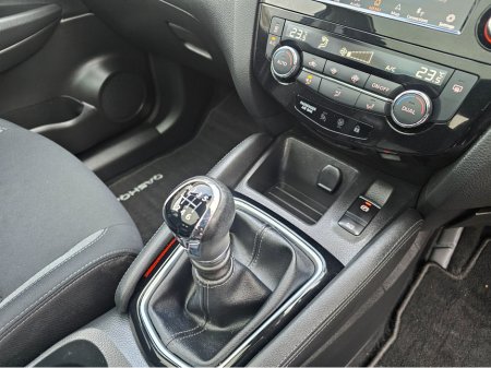 2019 Nissan Qashqai 1.3 SV MY19 4DR €15,950 thumbnail