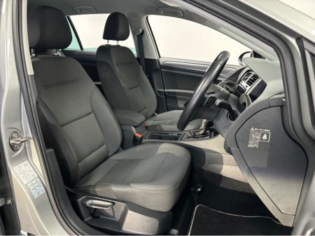 2019 Volkswagen Golf *VOLKSWAGEN GOLF* *DSG* *LOW MILEAGE* *PRONAV WIDE SCREEN* *AUTO LIGHTS* *DLA* *DIGITAL DASH* *REVERSE CAMERA* **FINANCE AVAILABLE* *TRADE INS WELCOME* €19,950 thumbnail