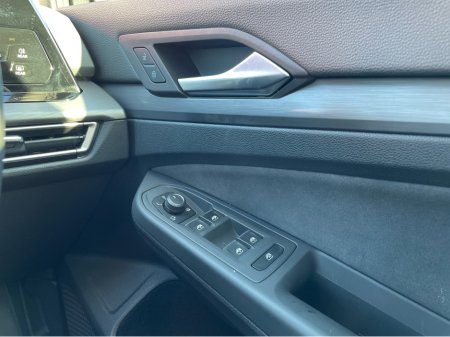 2024 Volkswagen Golf STYLE 2.0 TDI 115HP 5DR €31,888 thumbnail