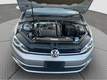 2017 Volkswagen Golf 2017 Volkswagen Golf 1.2 TSI Automatic €16,750 thumbnail