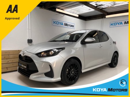 2021 Toyota Yaris 1.0 PETROL AUTOMATIC SPORT X // BRAND NEW UPGRADED WHEEL AND TYRE PACKAGE @ €800 // PRIVACY PACK // REVERSING CAMERA // BLUETOOTH MEDIA // LANE ASSIST // IDEAL STARTER CAR // VERY ECONOMICAL