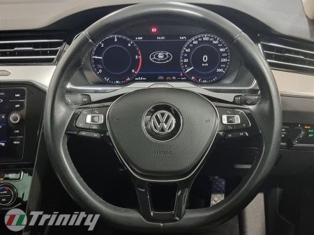 2018 Volkswagen Passat 1.6 TDI 120HP Highline thumbnail