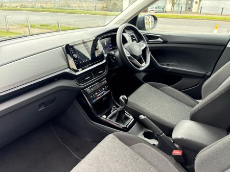 2025 Volkswagen T-Cross - thumbnail 2