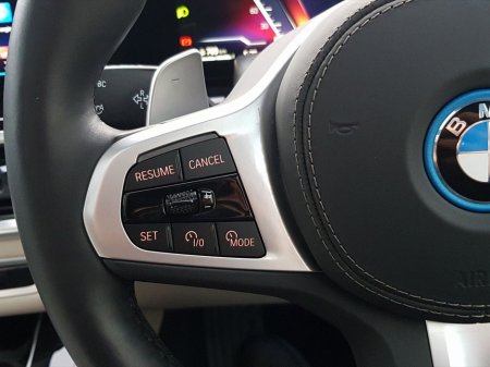 2025 BMW X5 xDrive50e M Sport thumbnail