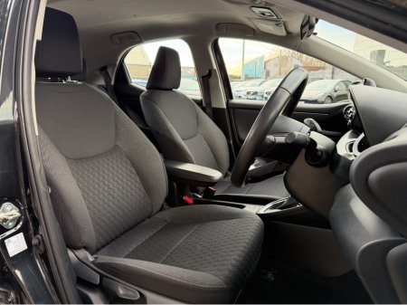 2023 Toyota Yaris 1.5 HYBRID..REAR CAMERA..APPLE CARPLAY €16,900 thumbnail