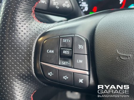 2021 Ford Focus - thumbnail 16