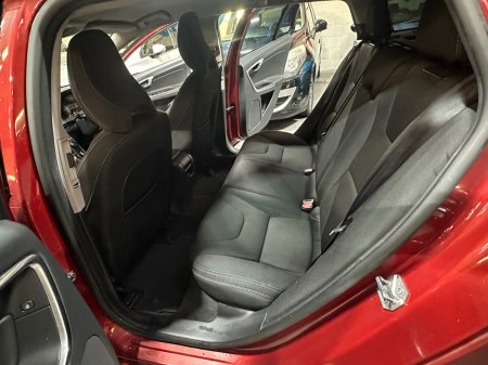 2016 Volvo V60 D4 (190hp) SE +Leather €10,888 thumbnail