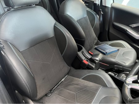 2019 Peugeot 2008 €14950 2019 PEUGEOT 2008 CROSSCITY 1.2 AUTOMATIC / HEATED SEATS / REVERSE CAMERA €14,950 thumbnail