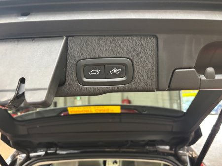 2023 Volvo XC60 - thumbnail 4