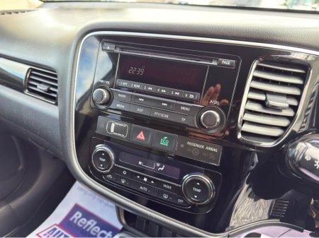 2016 Mitsubishi Outlander - thumbnail 19