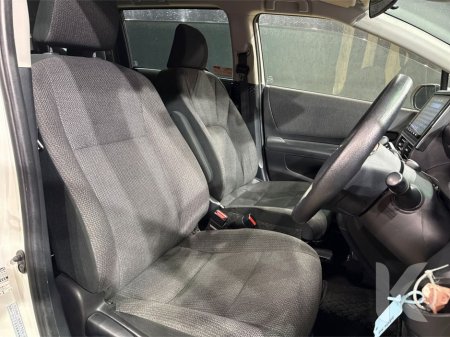 2019 Toyota Sienta - thumbnail 15