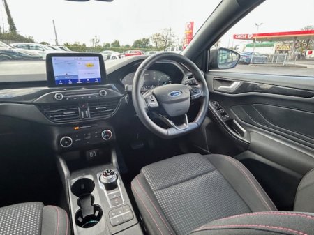 2021 Ford Focus - thumbnail 14