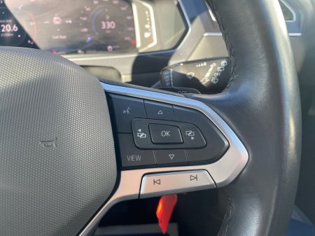 2024 Volkswagen Tiguan Allspace 2.0 TDI 150HP Life DSG €44,975 thumbnail