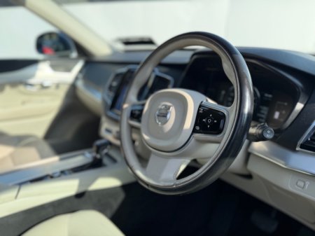 2017 Volvo XC90 - thumbnail 9