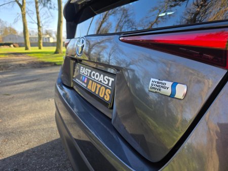 2020 Toyota Prius - thumbnail 18