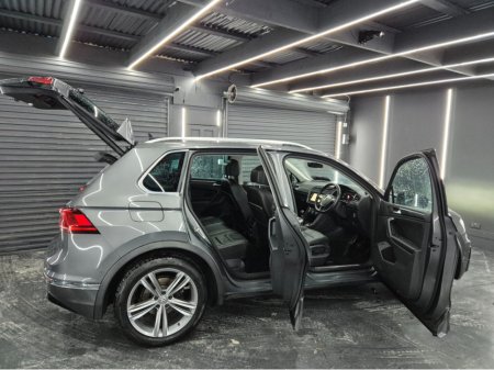 2020 Volkswagen Tiguan - thumbnail 18